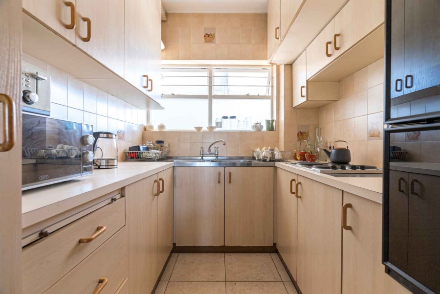 To Let 2 Bedroom Property for Rent in Sea Point Western Cape
